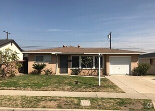 Building Photo - 418 S Sunset Ave