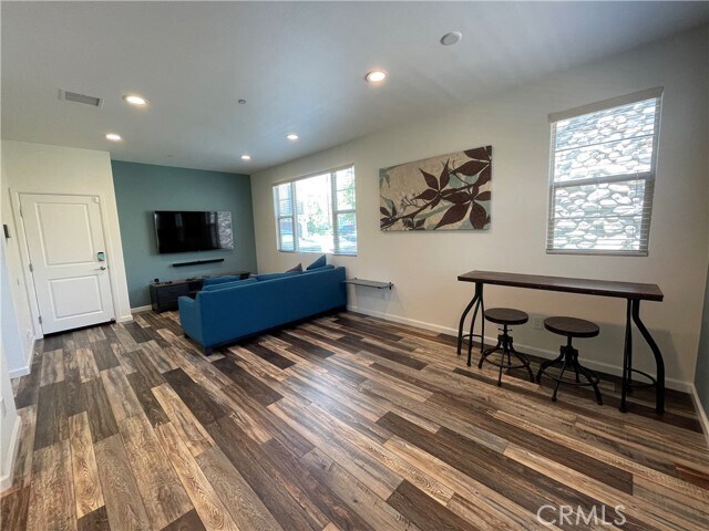 Foto del edificio - 928 Heritage Ct