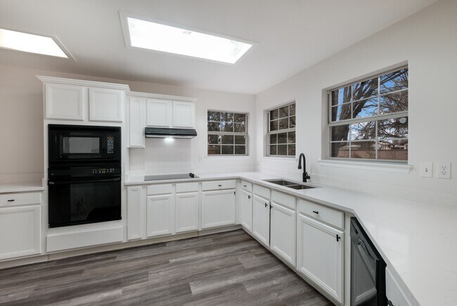 Foto del edificio - 7411 Tom Kite Ct