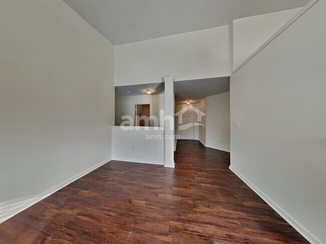Foto del edificio - 218 Bellport Dr