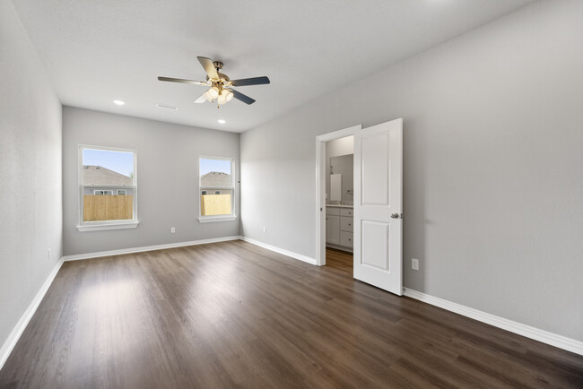 Building Photo - 311 Grove Ln