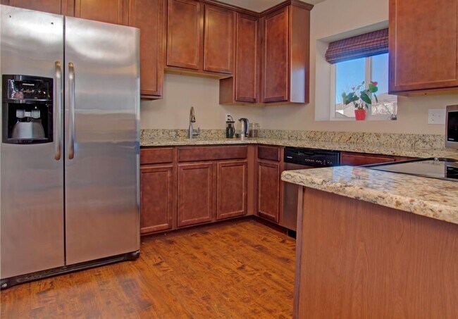 Building Photo - Charming Single-Family Ranch Home for Rent...