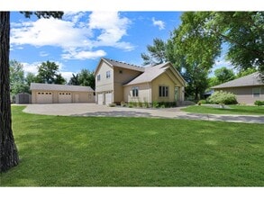 Building Photo - 154 Beaton Dr W