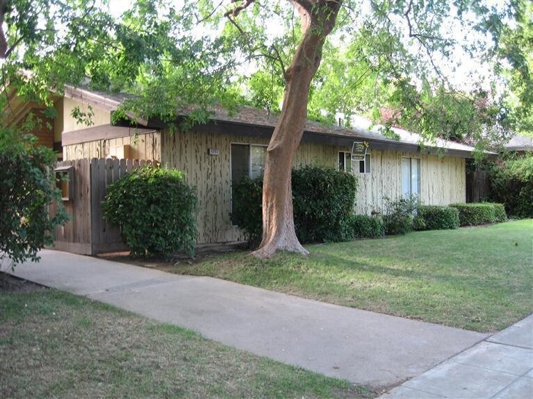 Primary Photo - 5771 N Valentine Ave
