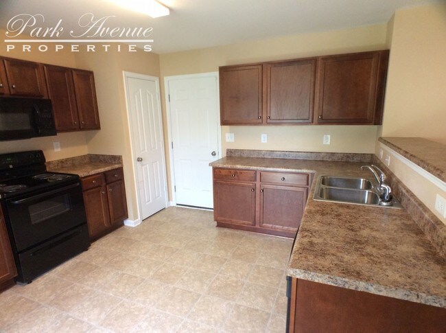 Building Photo - 6017 Waterloo Dr