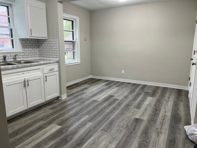 Building Photo - 15204 Triskett Rd