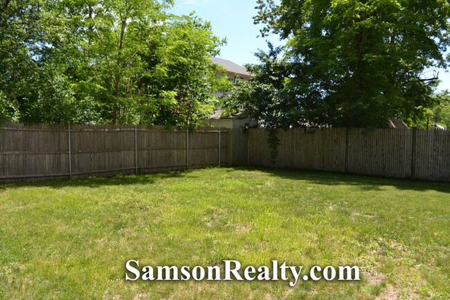 Foto del edificio - 84 Ryan Ave