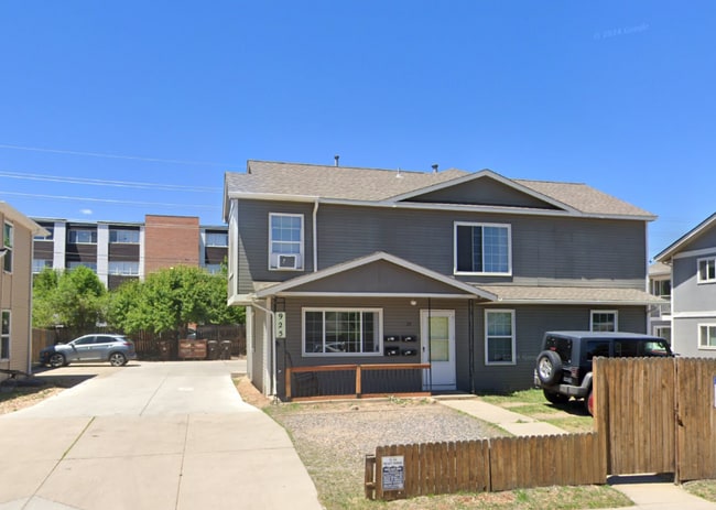 Building Photo - 925 30th St