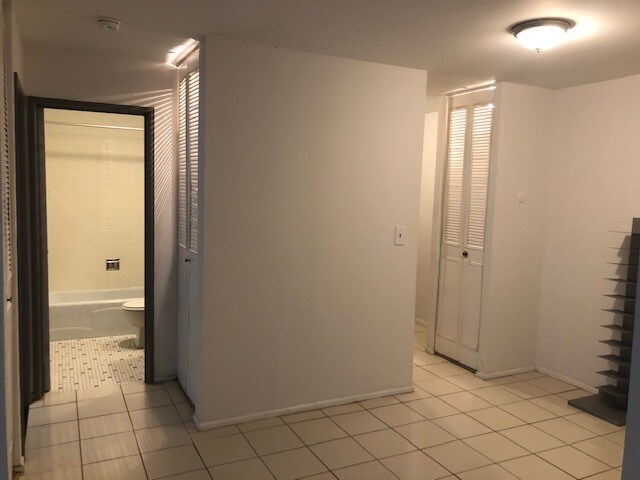 Foto del edificio - 3825 N Pine Grove Ave