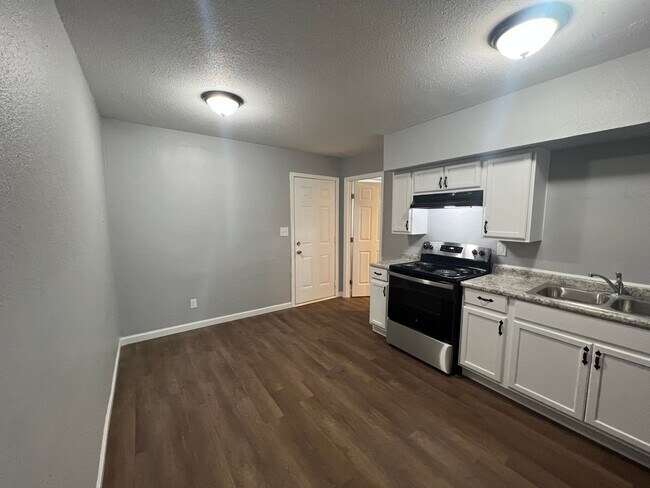 Building Photo - 435 30th Pl