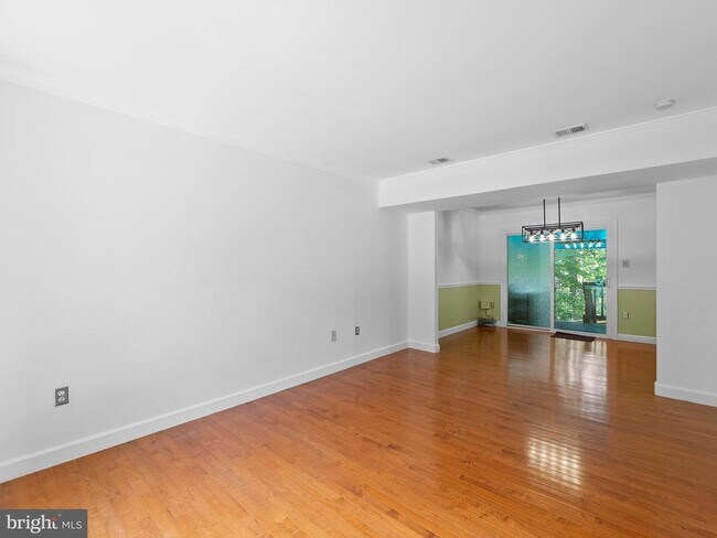 Foto del edificio - 2459 Pyrenees Ct