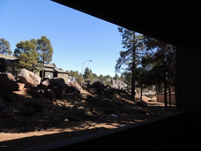 Foto del edificio - 2bd/2ba West-Flagstaff Condo! - Near NAU/CCC. On NAU Bus Route!  Students & Pets OK!!! Avail July...