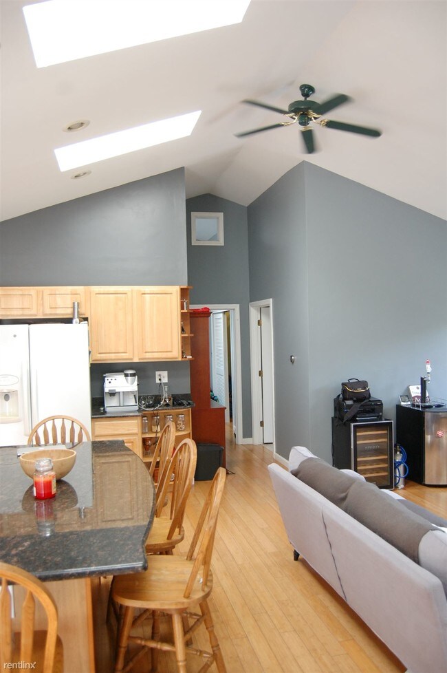 Building Photo - 1 br, 1 bath Apartment - 12 Prospect St