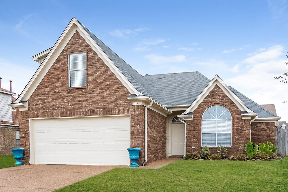 Primary Photo - 115 Mossy Springs Dr