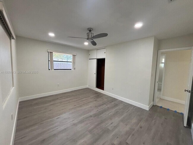 Foto del edificio - 16401 SW 100th Ct