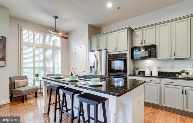 Building Photo - 1601 Colonial Hills Dr