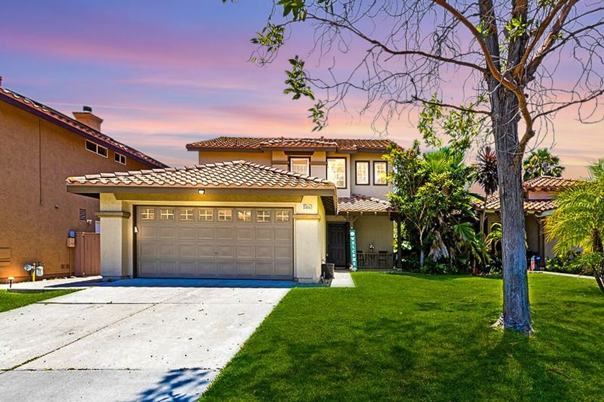 Primary Photo - 3 Bedroom Home in Eastlake Greens!