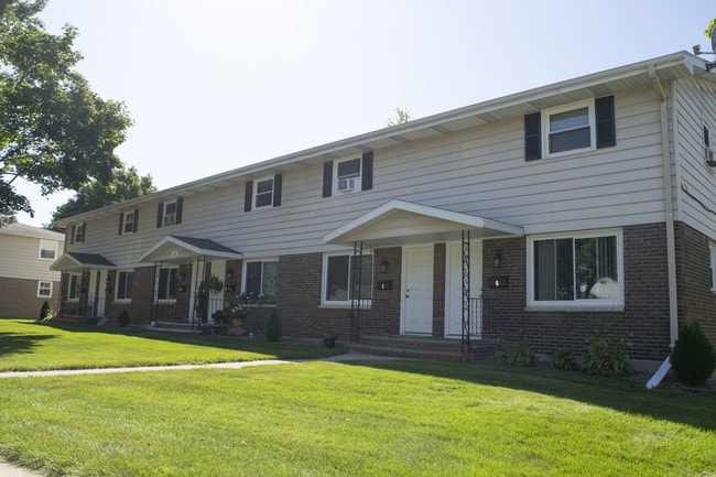 Building Photo - Erie Street Townhomes