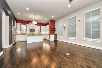 Building Photo - 2704 Freund St