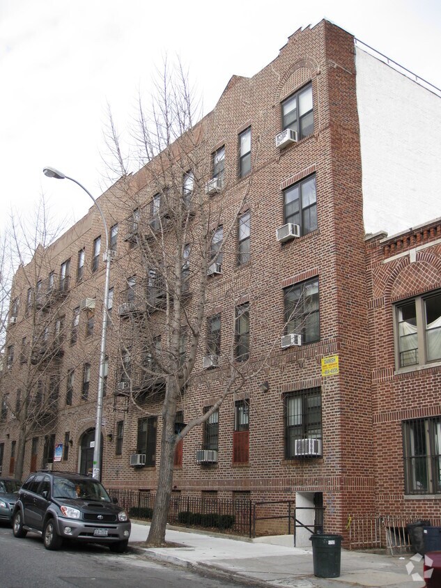 Building Photo - West End Gardens II