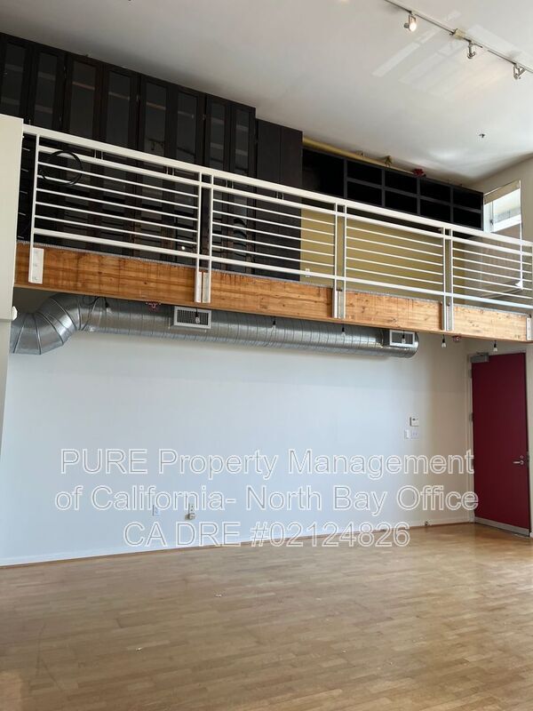 Building Photo - 370 De Haro Street