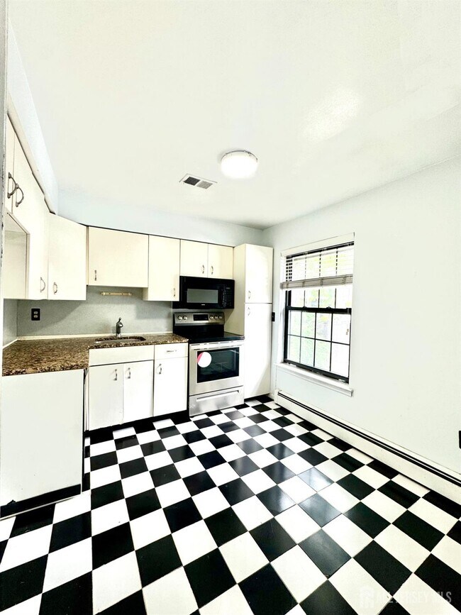 Foto del edificio - 323 Gill Ln