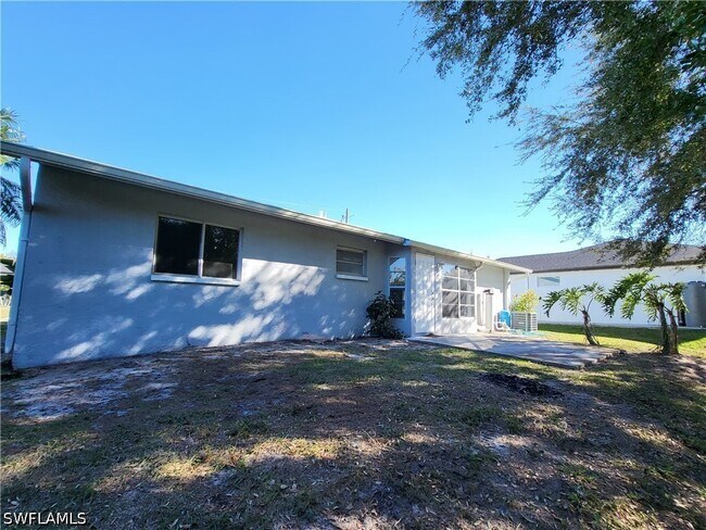 Foto del edificio - 6143 Hester Ave