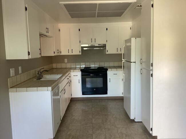 Foto del edificio - 4222 Topsail Ct