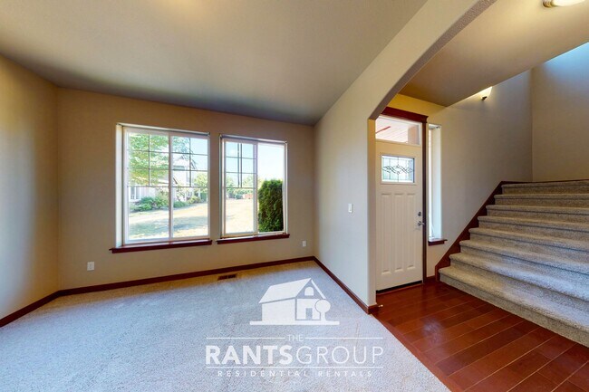 Foto del edificio - Fantastic Puyallup Neighborhood! Easy Comm...
