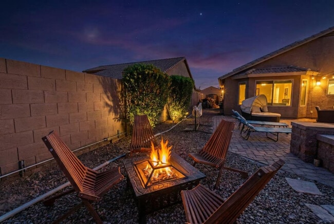 Building Photo - 1546 N Desert Willow St