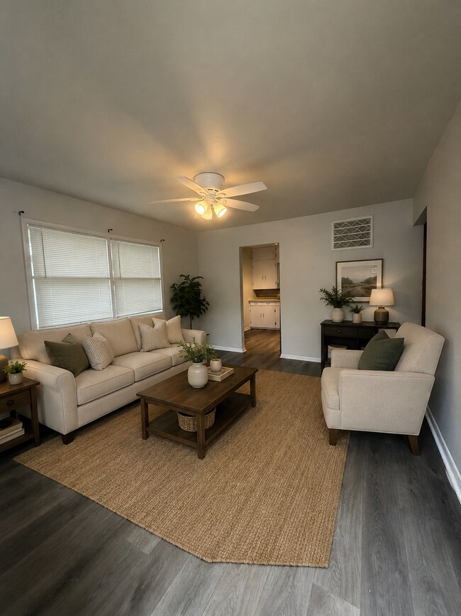 Building Photo - 2114 Ferrol St