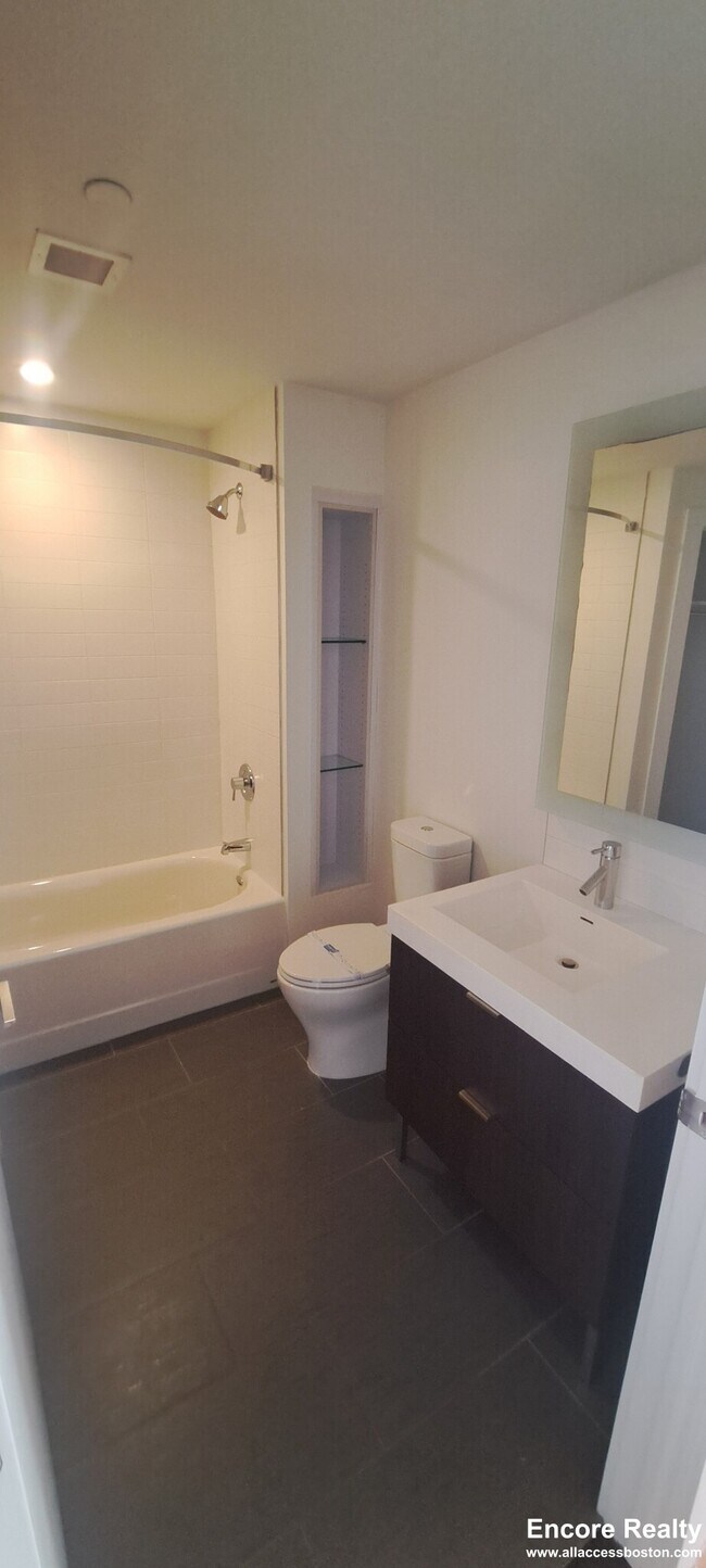 Foto del edificio - 120 Kingston St