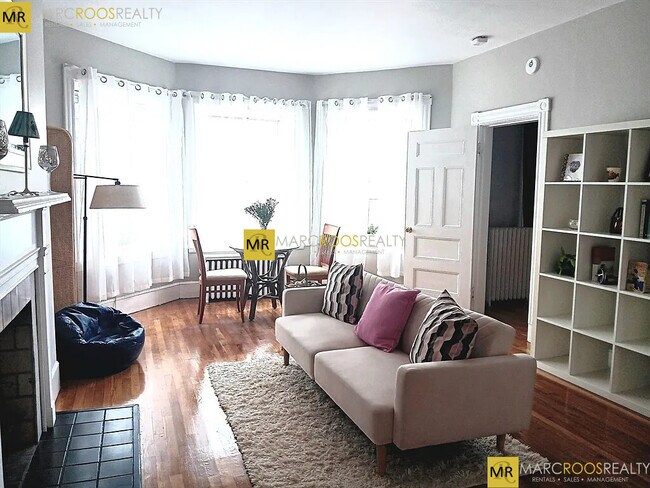 Foto del edificio - 856 Beacon St