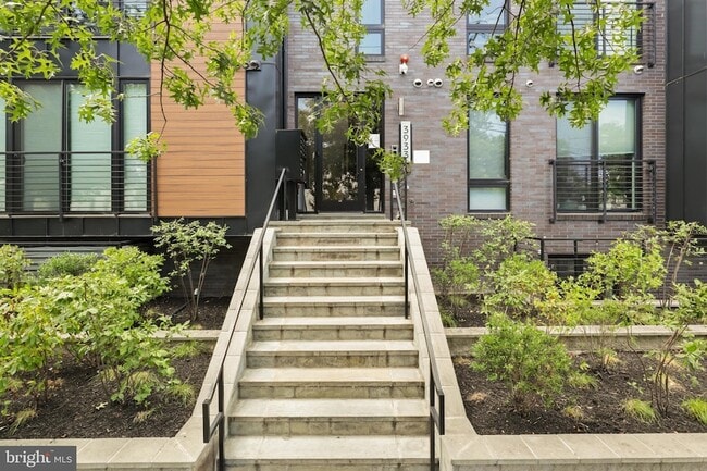 Foto del edificio - 3933 14th St NW
