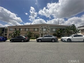 Building Photo - 1050 College View Dr