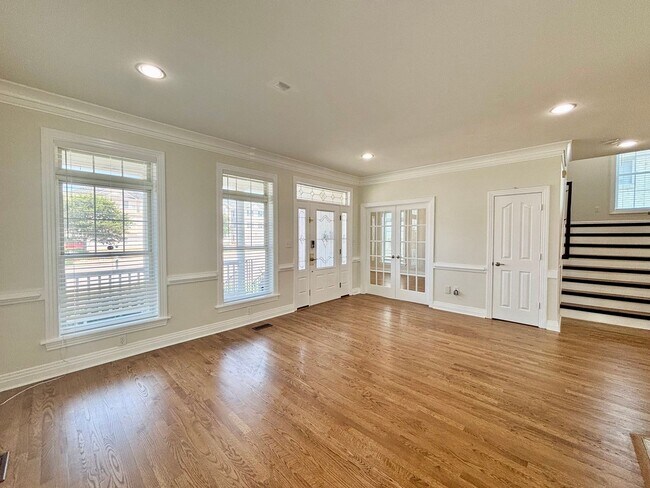 Building Photo - Gorgeous Beach View Home