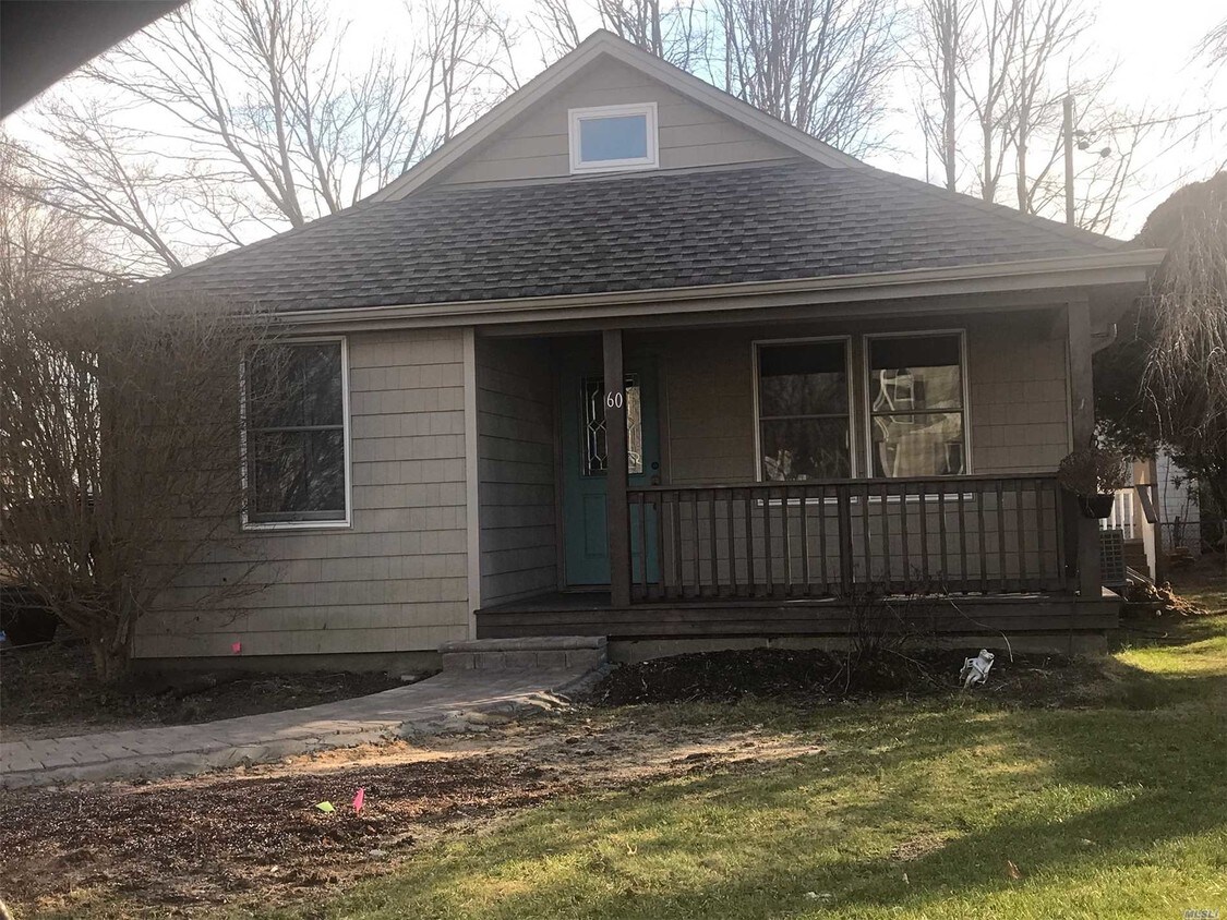60 Willow St, Sayville, NY 11782 House Rental in Sayville, NY
