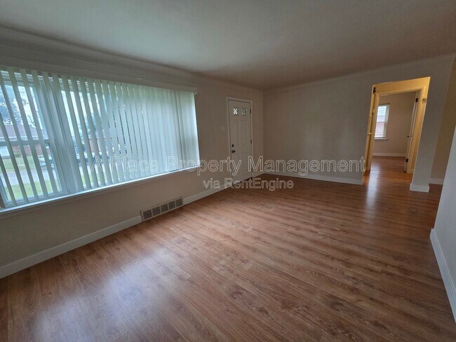 Foto del edificio - 204 Hawkesbury Dr
