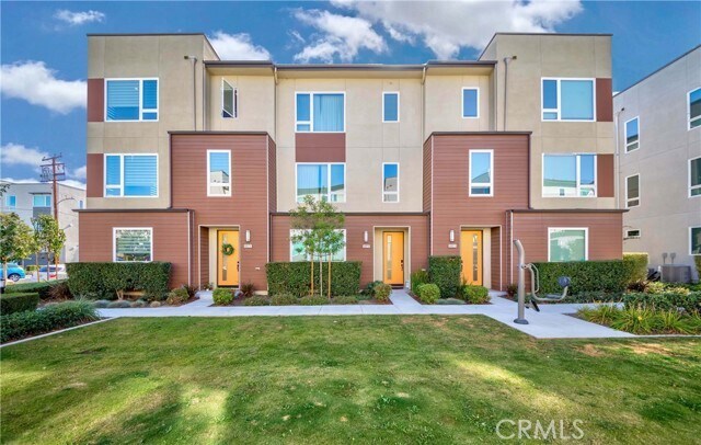 Foto principal - 8029 Cypress Ln