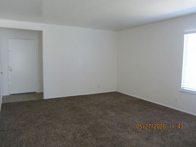 Building Photo - 4 br, 2 bath House - 9765 ALTADENA DR