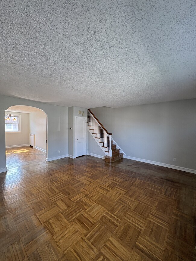 Building Photo - 7608 Rugby St