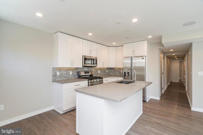 Foto del edificio - 1701 Bainbridge St
