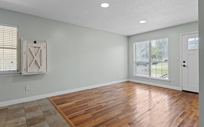 Foto del edificio - 4130 Mountain View Ave
