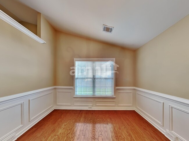 Building Photo - 859 Castlebottom Dr
