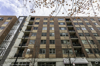 Building Photo - 873 N Larrabee St