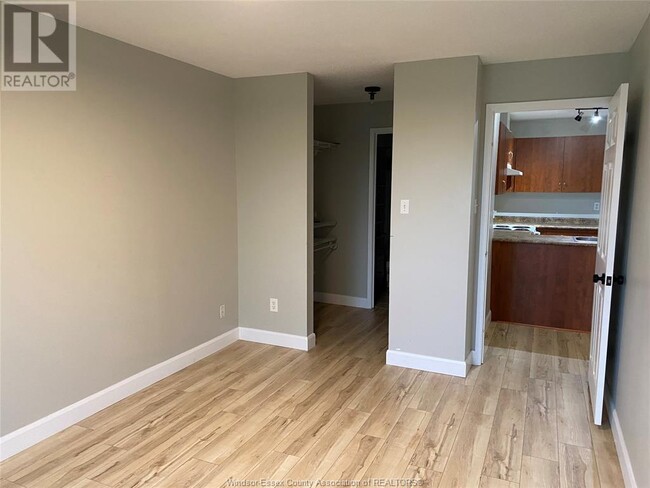 Building Photo - 3160 Wildwood Dr