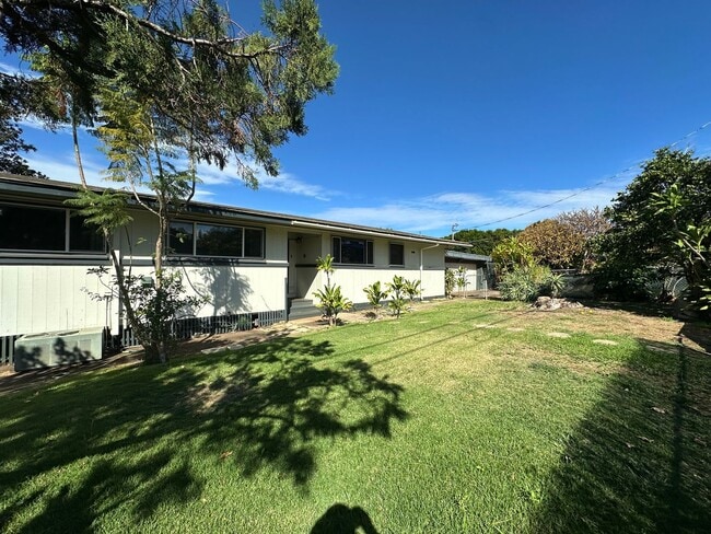 Building Photo - Furnished pet friendly Pukalani Home