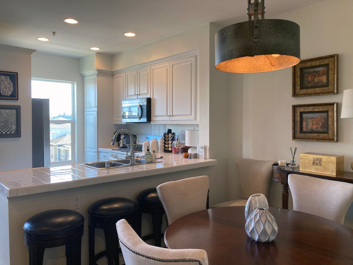 Kitchen - 6020 Seabluff Dr