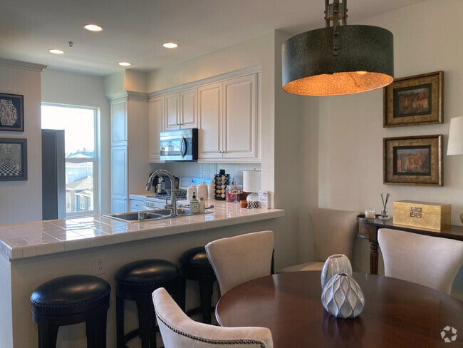Kitchen - 6020 Seabluff Dr