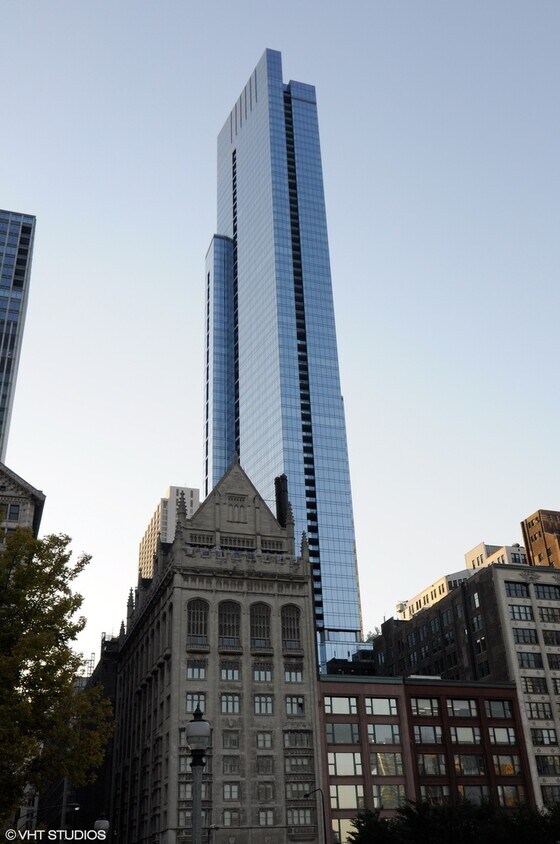 Foto principal - 60 E Monroe St